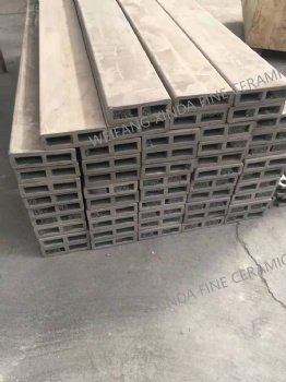 Manufacturer Factory Price Sic Square Pipe/Silicon Carbide Tube/Sisic Ceramic Beam